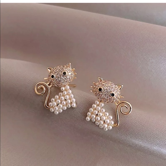 Cat Stud Earrings with Pearls & Crystals ~ NEW - Picture 2 of 2